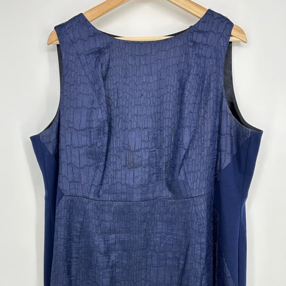 Tahari Dark Blue Jacquard Print Sleeveless Shift Dress - Picture 3 of 6